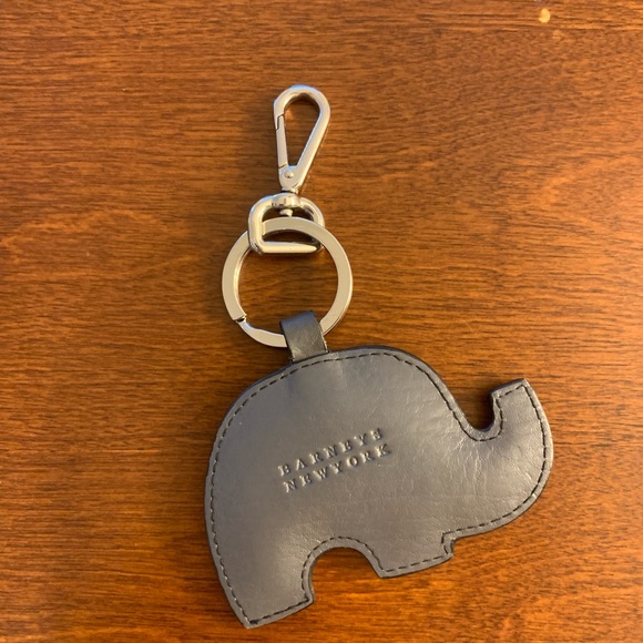 Barney’s New York Elephant Keyring - Picture 2 of 2